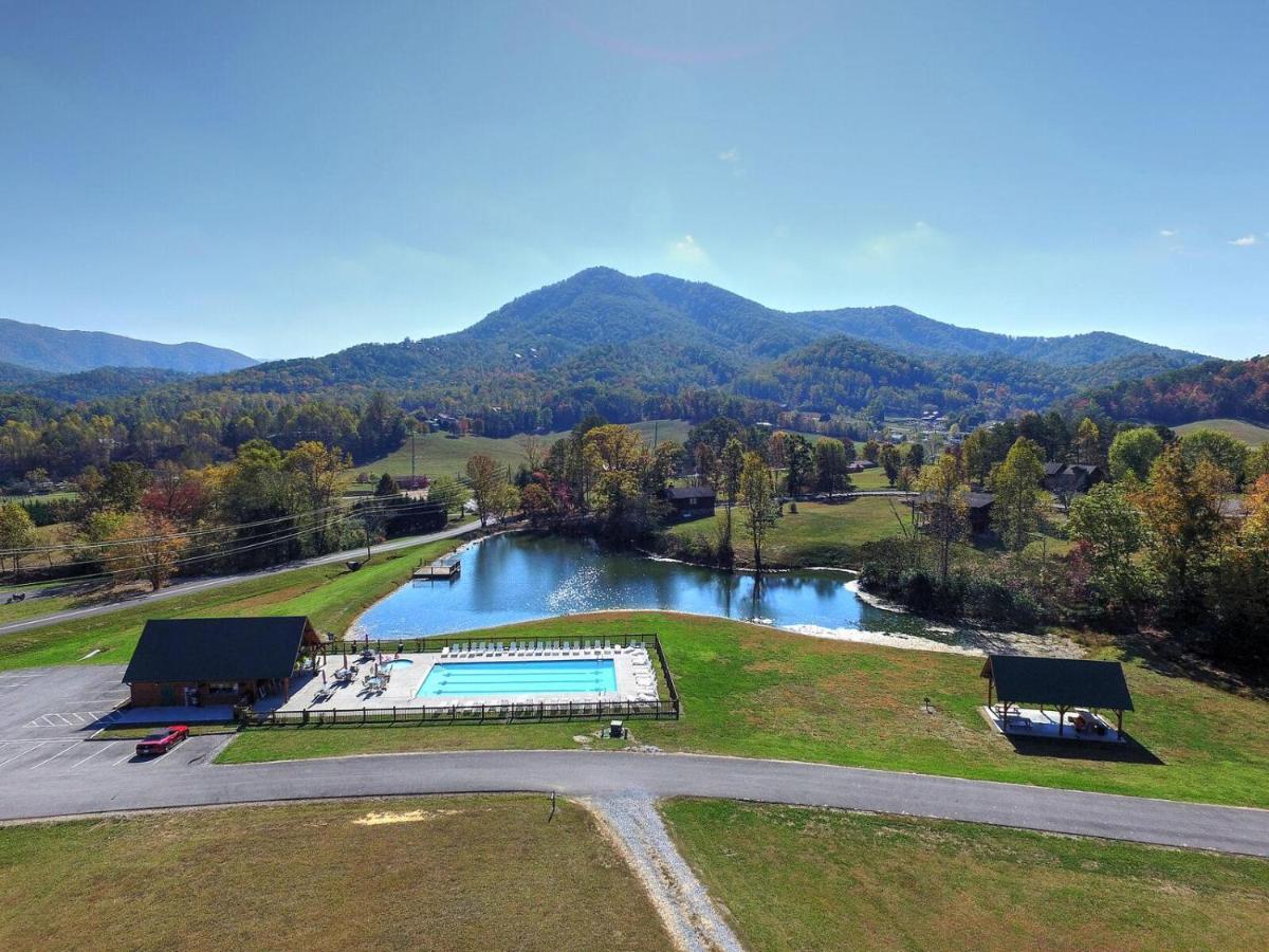 Hemlock Hollow, Pool Access, 1089 Free Tickets Each Paid Day, Dollywood And More เซอเวียร์วีล ภายนอก รูปภาพ